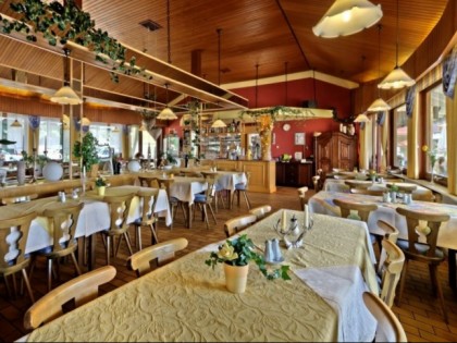 Foto: See-Campingpark ****/ Restaurant/ Strandbad am Neubäuer See